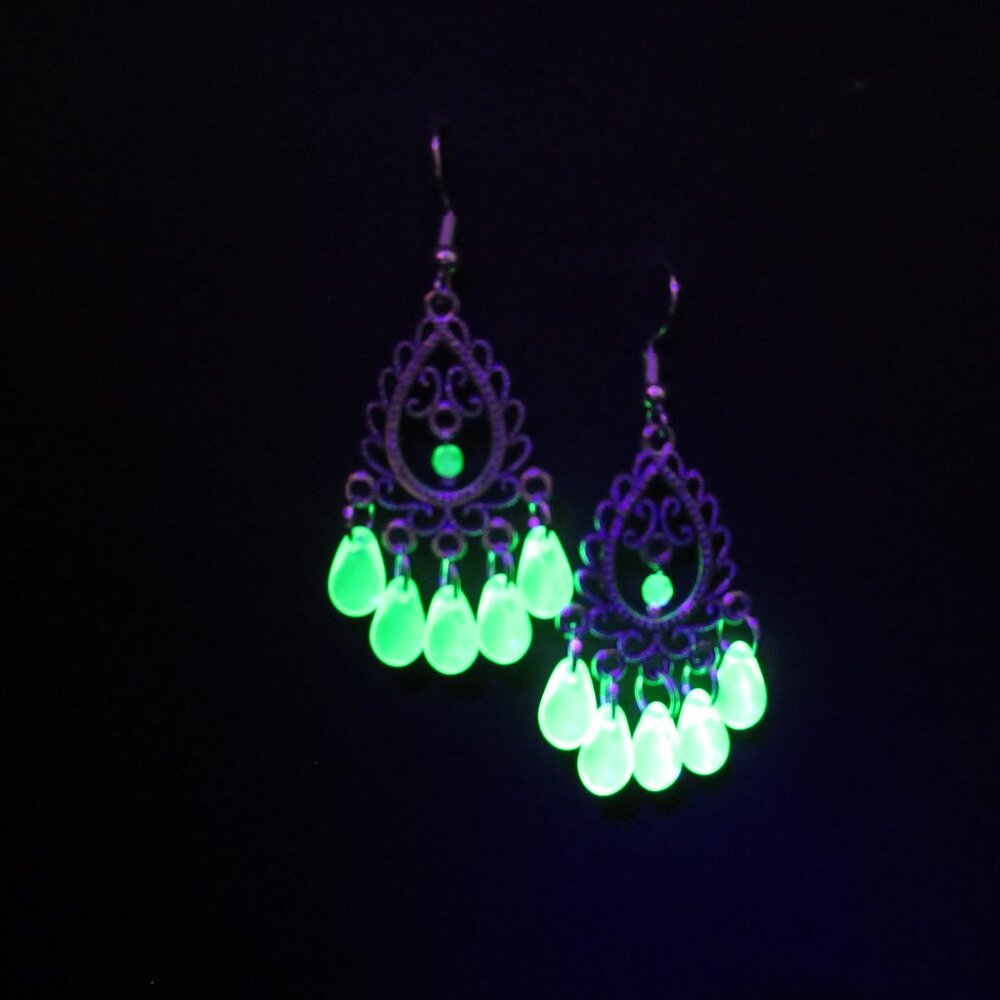 Uranium glass drop bead earrings
